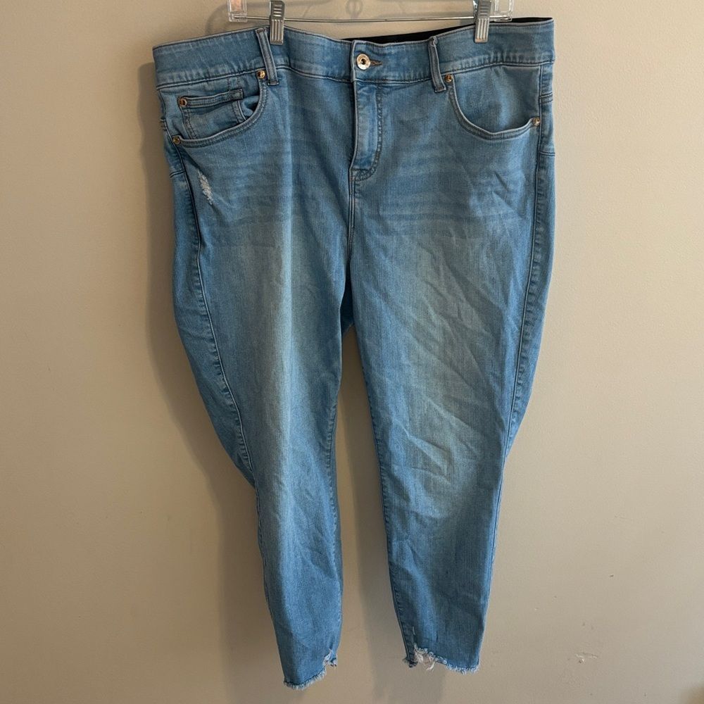 Torrid bombshell skinny jeans size 22R